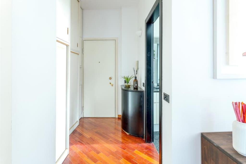 Duomo 10 Min Luxury • Terrazzo • Wi-Fi • Netflix Leilighet Milano Eksteriør bilde